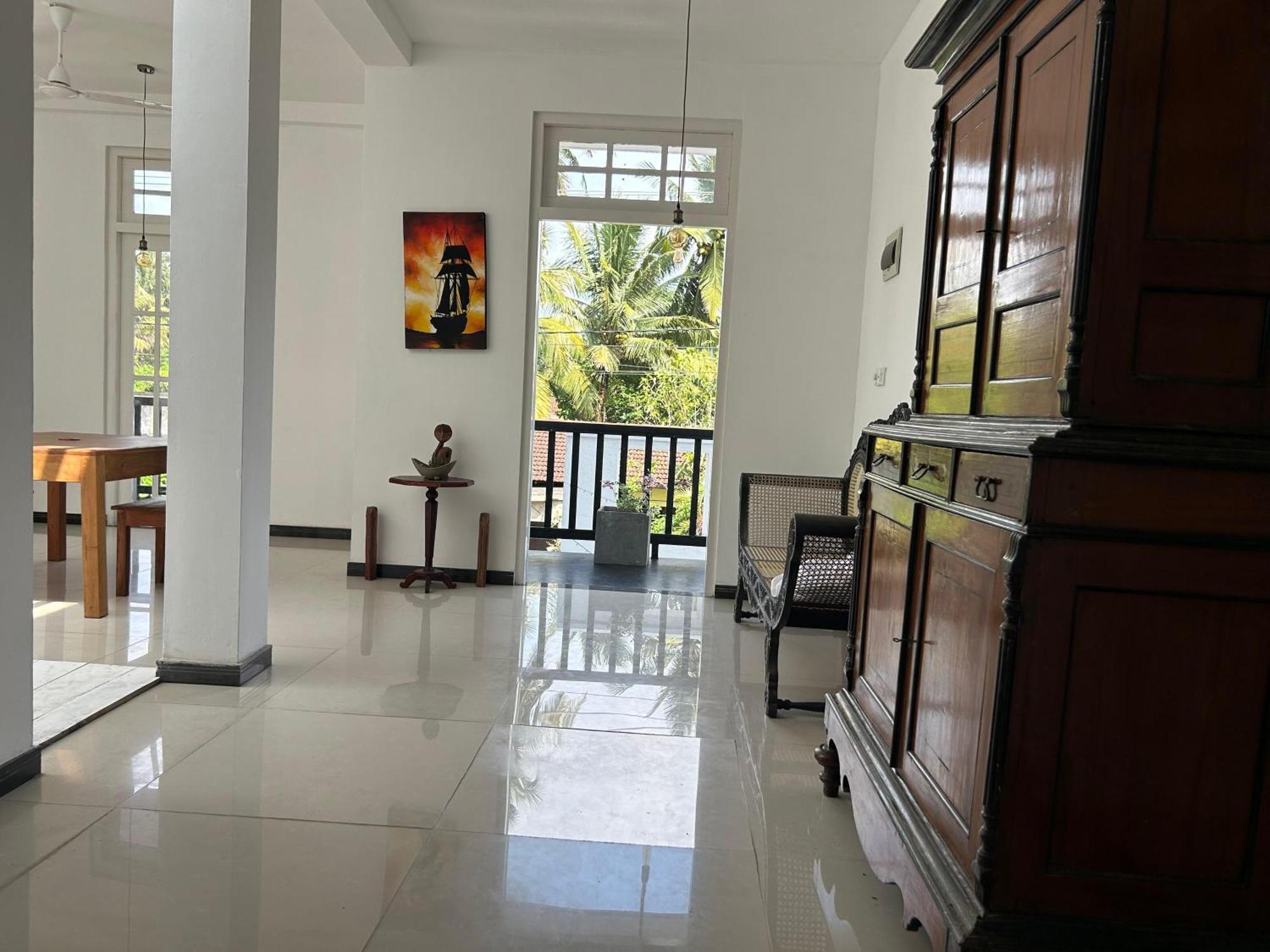 Auberge de jeunesse White House & Sea Food Restaurant à Hikkaduwa Extérieur photo